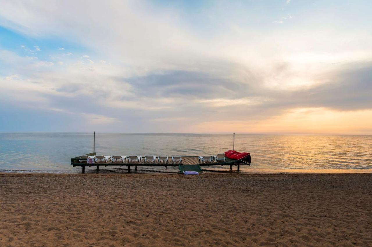 Troas Beach Hotel Tavakli Екстер'єр фото
